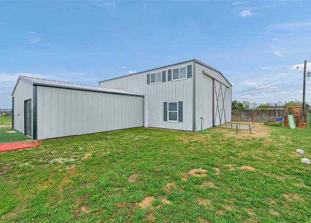 Property at 9517 S Collinsville Fwy, Collinsville, TX 76233, 3 beds, 2 baths