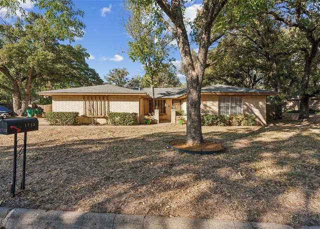 Property at 1713 Boston Ave, Bridgeport, TX 76426, 4 beds, 2.5 baths