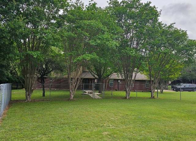 Property at 181 Cedar Elm Dr, Whitney, TX 76692, 4 beds, 3.5 baths