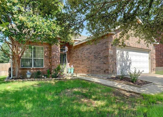 Property at 4604 Fox Sedge Ln, Denton, TX 76208, 3 beds, 2.5 baths