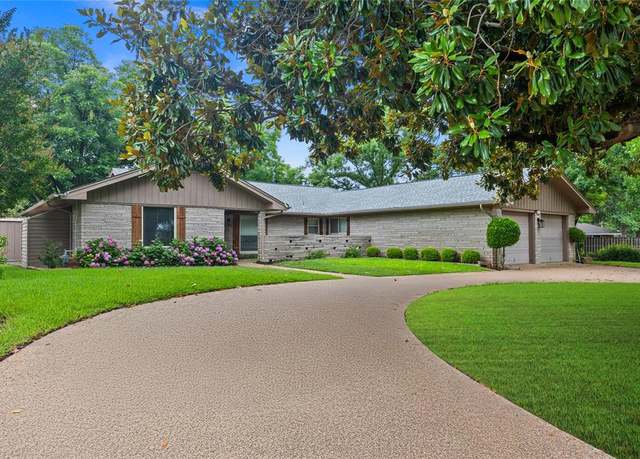 Property at 2214 Briarwood Blvd, Arlington, TX 76013, 4 beds, 2.5 baths