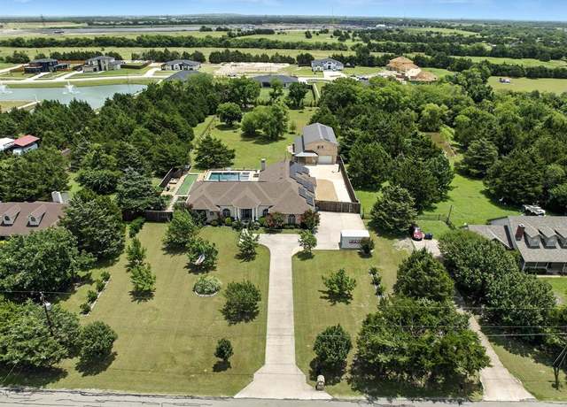 Property at 306 Rugged Dr, Red Oak, TX 75154, 4 beds, 5 baths