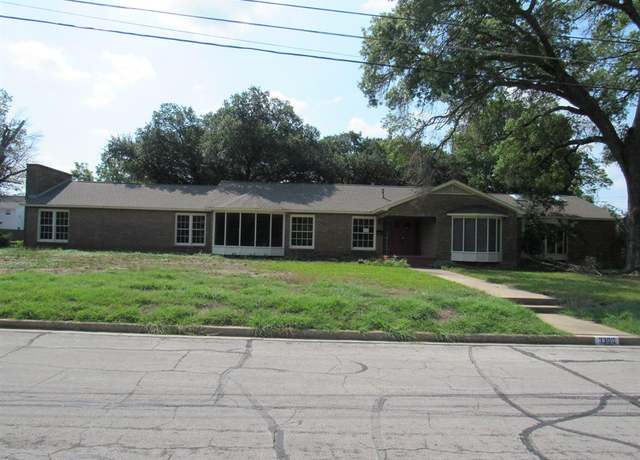 Property at 3300 Oakridge Ln, Waco, TX 76708, 4 beds, 5 baths