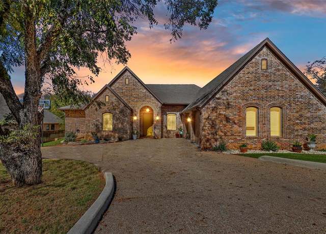 Property at 6222 Prospect Hill Dr, Granbury, TX 76049, 4 beds, 3.5 baths