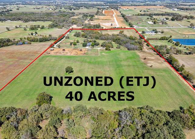 Property at 2212 Spring Hill Rd, Aubrey, TX 76227, 3 beds, 3 baths