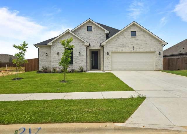 Property at 217 Rosemary Dr, Azle, TX 76020, 3 beds, 2.5 baths