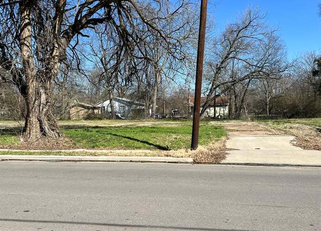 Property at 1011 S Church St, Paris, TX 75460