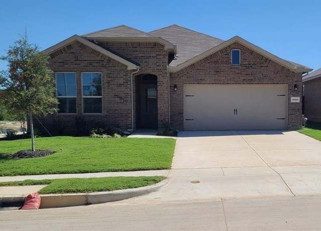 Property at 1905 Jackson St, Cleburne, TX 76033, 5 beds, 3 baths