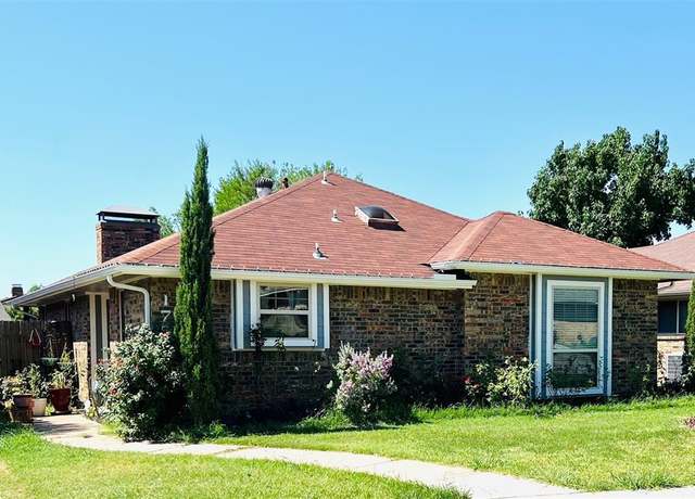 Property at 1758 Castille Dr, Carrollton, TX 75007, 3 beds, 2 baths