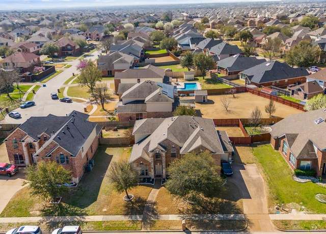 Property at 1124 Ginger Trl, Desoto, TX 75115, 5 beds, 3.5 baths