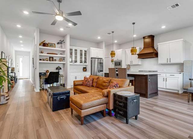 Property at 2279 Rook Dr, Dallas, TX 75211, 3 beds, 2.5 baths