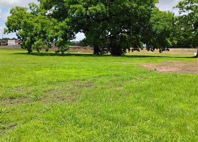 Property at 306 SE Front St, Edgewood, TX 75117