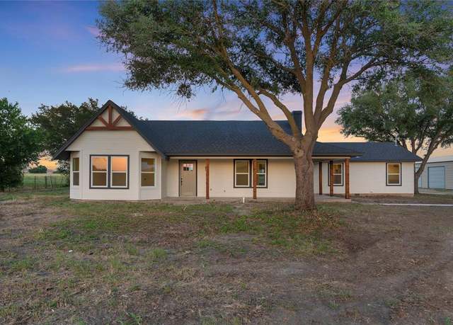 Property at 2971 Levi Pkwy, Lorena, TX 76655, 3 beds, 2 baths