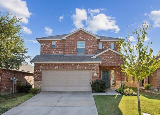 Property at 1225 Silver Maple Ln, Royse City, TX 75189, 3 beds, 2.5 baths