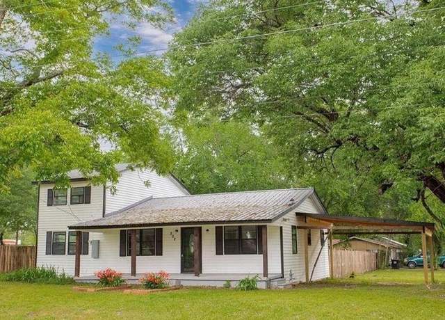 Property at 202 S Main St, Edgewood, TX 75117, 4 beds, 3 baths