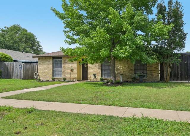 Property at 2622 Riviera Dr, Garland, TX 75040, 3 beds, 2 baths