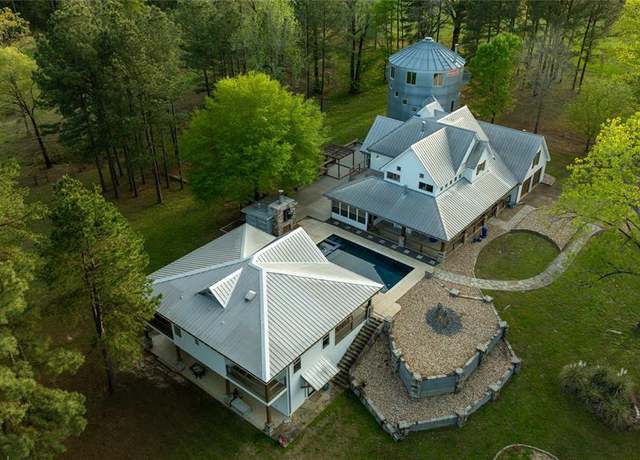 Property at 1441 Coffeeville Rd, Jefferson, TX 75657, 4 beds, 3 baths