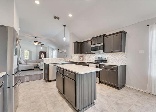 Property at 1101 Mount Olive Ln, Forney, TX 75126, 3 beds, 2 baths