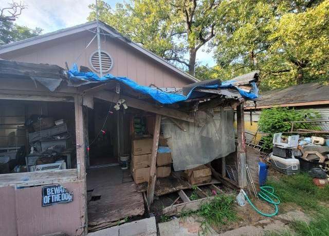 Property at 1800 Dove Dr, Quinlan, TX 75474, 2 beds, 1 bath