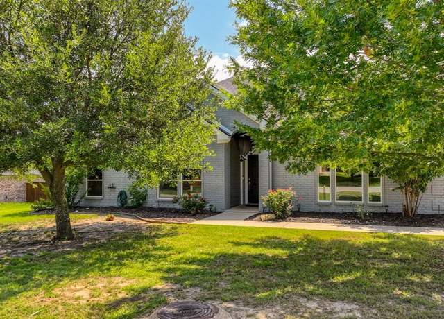 Property at 156 Pepperbush Ln, Aledo, TX 76008, 4 beds, 2 baths