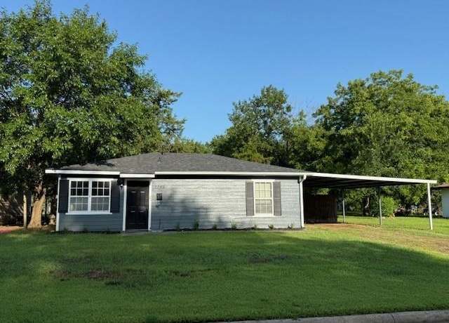 Property at 1145 16th St NW, Paris, TX 75460, 2 beds, 1 bath
