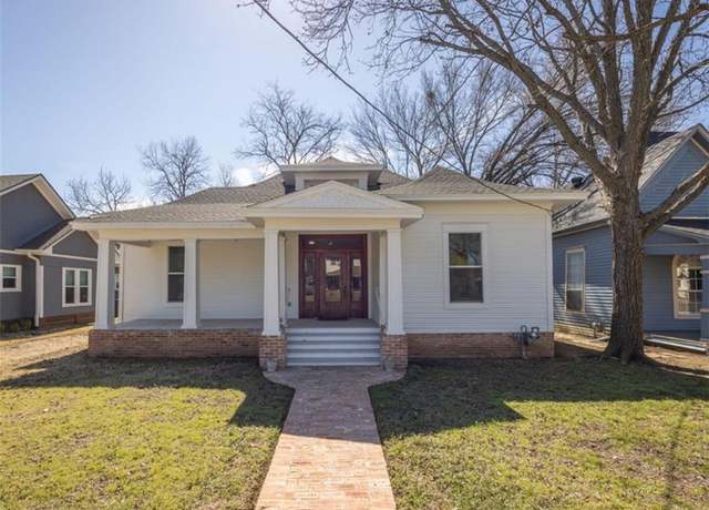 Property at 306 Craig St, Hillsboro, TX 76645, 3 beds, 2 baths