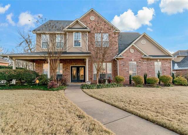 Property at 512 Brookes Way, Reno, TX 75462, 4 beds, 2.5 baths