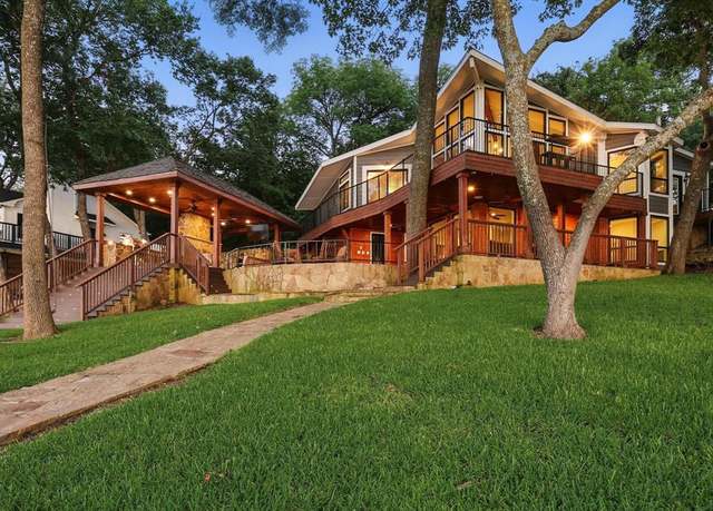 Property at 2095 Chaparral Dr, Gainesville, TX 76240, 3 beds, 3 baths