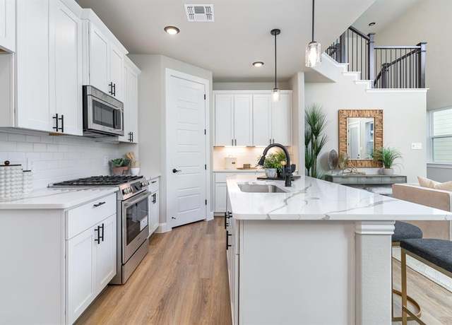 Property at 7317 Parsons Mews, Rowlett, TX 75088, 4 beds, 2.5 baths