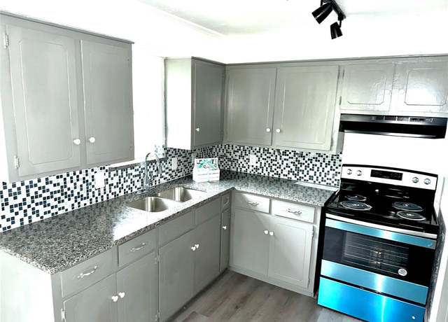 Property at 209 S Walnut St, Winnsboro, TX 75494, 3 beds, 1.5 baths