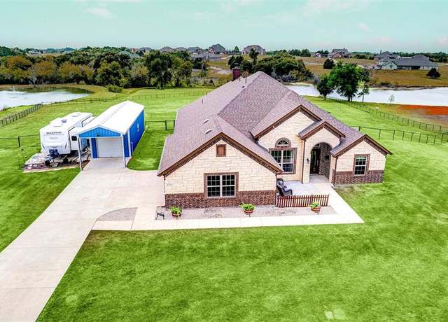 Property at 878 Colina Pkwy, Farmersville, TX 75442, 4 beds, 3 baths