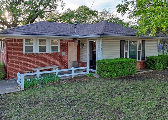 Property at 522 Montague St, Nocona, TX 76255, 3 beds, 2 baths