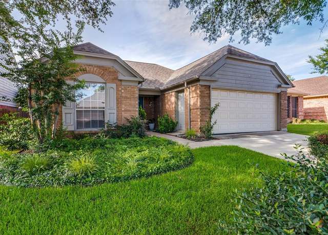 Property at 4733 Baytree Dr, Fort Worth, TX 76137, 3 beds, 2 baths