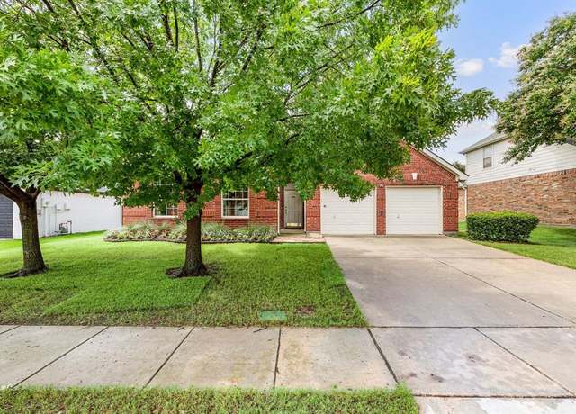 Property at 5100 Comstock Cir, Fort Worth, TX 76244, 4 beds, 2 baths