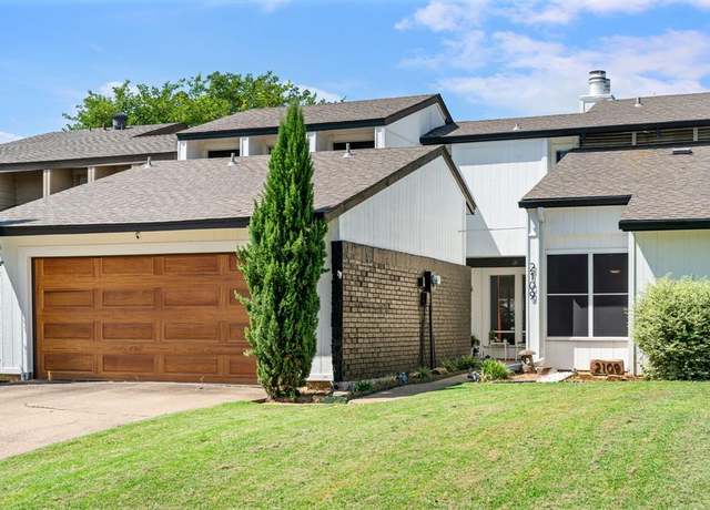 Property at 2109 La Costa Dr, Rowlett, TX 75088, 3 beds, 2.5 baths
