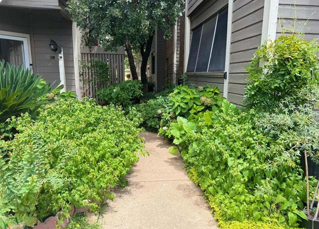 Property at 1108 Quail Valley Ln #122, Arlington, TX 76011, 1 bed, 1 bath