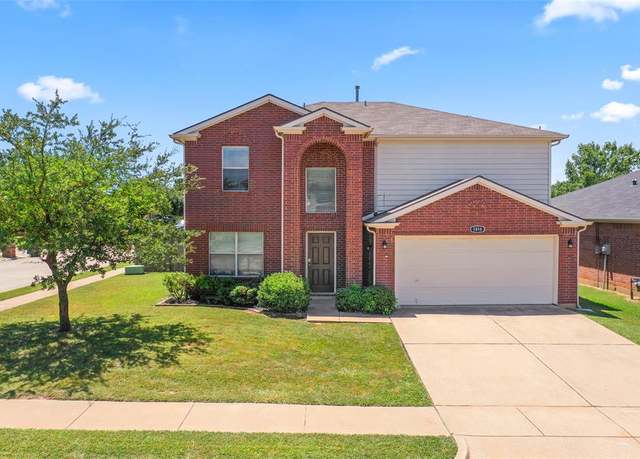 Property at 1816 Two Hawks Dr, Fort Worth, TX 76131, 4 beds, 2.5 baths
