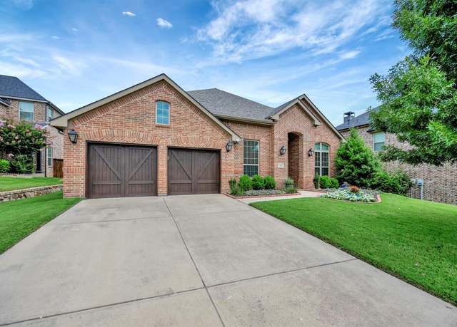 Property at 912 Champions Ct, Roanoke, TX 76262, 4 beds, 3 baths