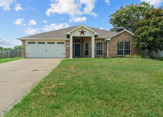 Property at 833 Greenwood Cir, Lindale, TX 75771, 4 beds, 2 baths