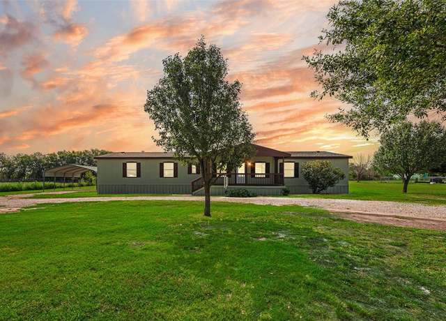 Property at 9044 Douglas Cir, Terrell, TX 75160, 4 beds, 3 baths