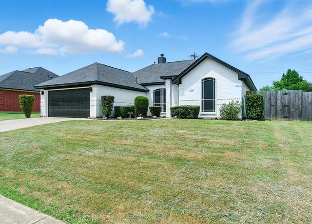 Property at 1109 Blackbird Ct, Burleson, TX 76028, 3 beds, 2 baths