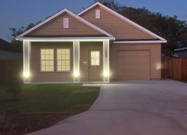Property at 1008 S Preston St, Ennis, TX 75119, 3 beds, 2 baths