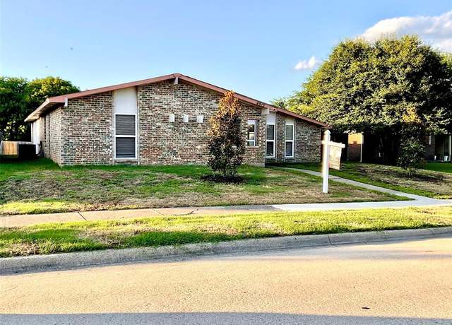 Property at 4913 Freeport Dr, Garland, TX 75043, 3 beds, 3 baths