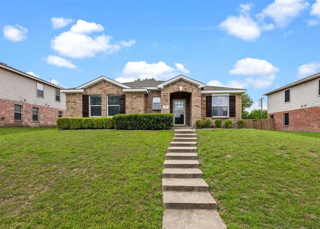 Property at 1117 Beeblossom Dr, Desoto, TX 75115, 3 beds, 4 baths