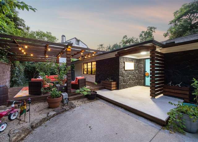 Property at 1657 Nob Hill Rd, Dallas, TX 75208, 4 beds, 2 baths