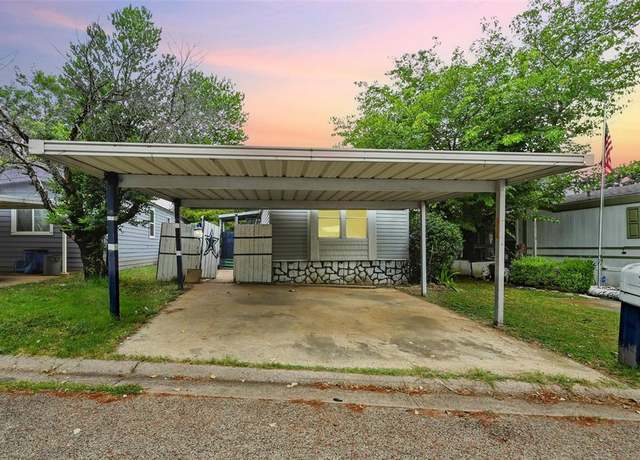 Property at 142 Karen Ln, Euless, TX 76040, 3 beds, 2 baths