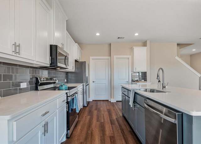 Property at 430 Cirrus Cir, Muenster, TX 76252, 3 beds, 2.5 baths