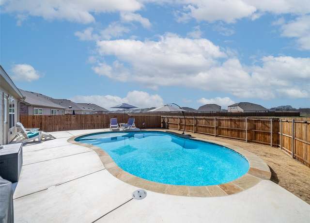 Property at 1916 Winding Creek Way, Denton, TX 76208, 3 beds, 2 baths