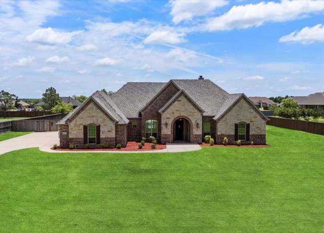 Property at 18044 Langford Ln, Talty, TX 75126, 5 beds, 3 baths
