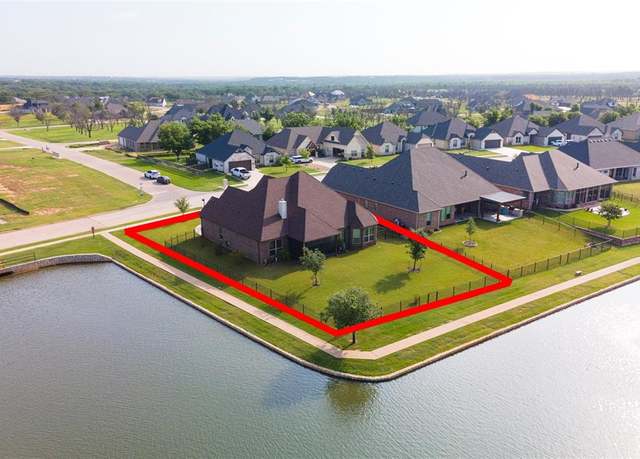 Property at 6605 Pinehurst Dr, Granbury, TX 76049, 3 beds, 2 baths